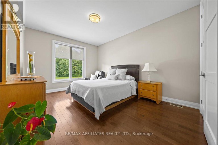 28632314/1610-linkland-court/cumberland-estates/ottawa/ontario/K4C0A5_14