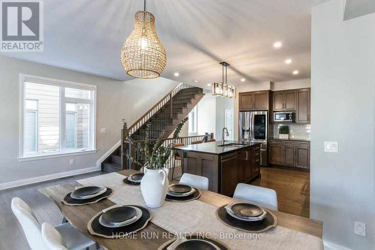 28910385/82-michael-stoqua-street/cfb-rockcliffe-and-area/ottawa/ontario/K1K5A2_18