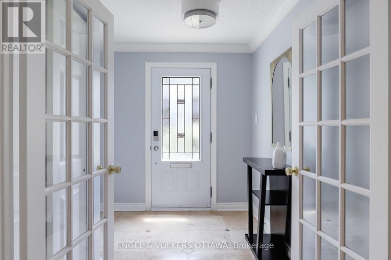 28642525/29-chatsworth-crescent/hunt-club/ottawa/ontario/K1V9Z1_2