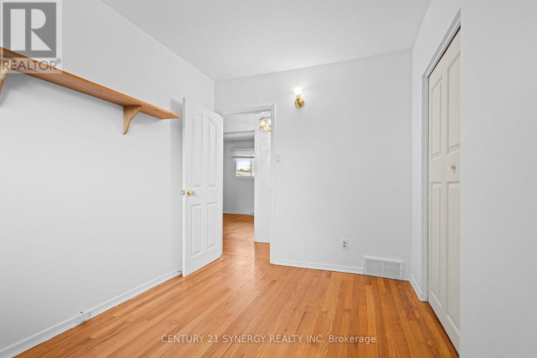 28631237/20-parkside-crescent/meadowlandscrestview/ottawa/ontario/K2G3B5_24