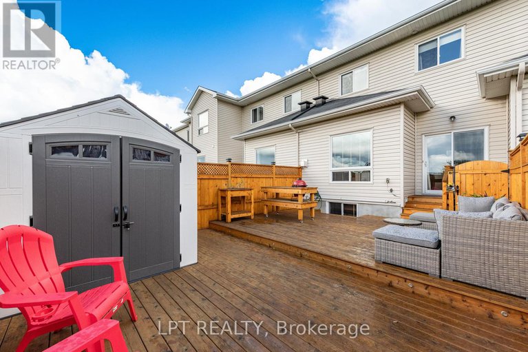 28801057/950-torovin-private/pineview/ottawa/ontario/K1B0A7_21