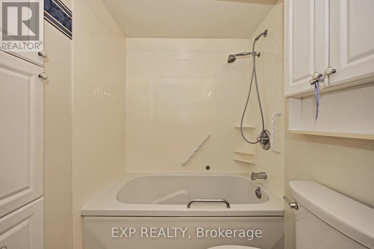 28632466/712-80-sandcastle-drive/leslie-park/ottawa/ontario/K2H9E7_25