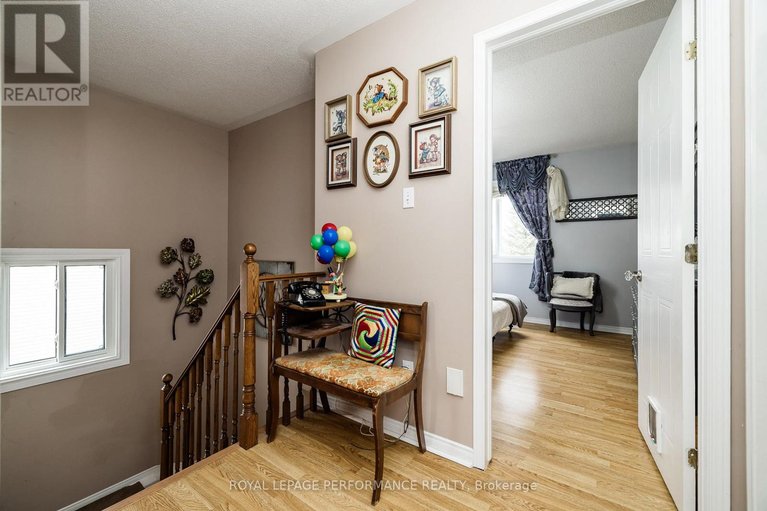 29622959/1893-hennessy-crescent/fallingbrookgardenway-south/ottawa/ontario/K4A3X8_14