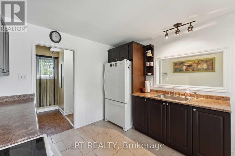 28458754/61-fieldgate-drive/knollsbrook/ottawa/ontario/K2J1V3_16