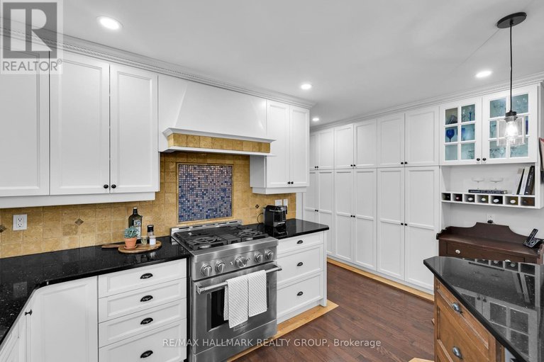 29606718/38-briermoor-crescent/hunt-club-parkgreenboro/ottawa/ontario/K1T3G4_16