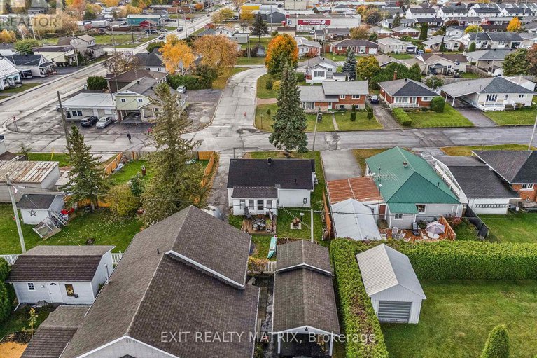 29015888/17-victoria-street-w/alexandria/north-glengarry/ontario/K0C1A0_30