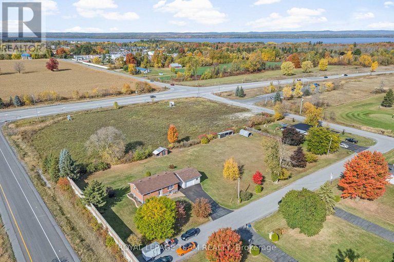 29009688/1059-flynn-avenue/kinburn/ottawa/ontario/K7S3G7_5