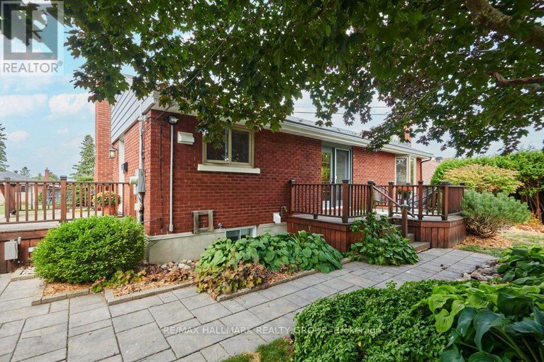 28891656/14-roundhay-drive/manordale/ottawa/ontario/K2G1B5_32