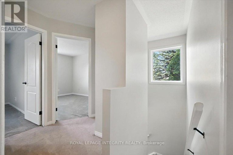 28605727/737-farmbrook-crescent/fallingbrookridgemount/ottawa/ontario/K4A2L5_18