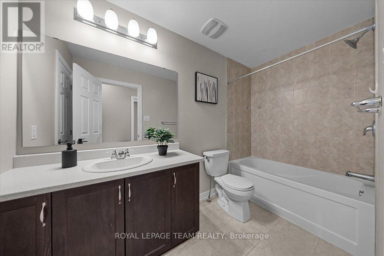 29303713/915-nautilus-private/emerald-meadowstrailwest/ottawa/ontario/K2V0S3_21