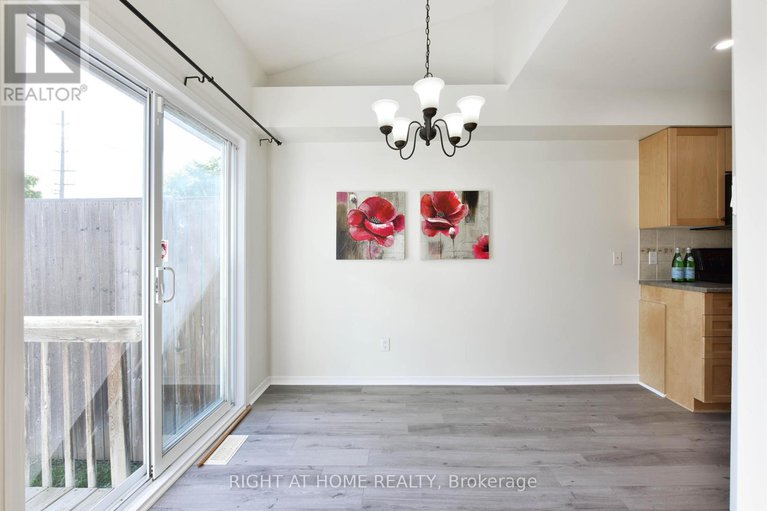 28391369/205-gray-crescent/beaverbrook/ottawa/ontario/K2K3L8_13