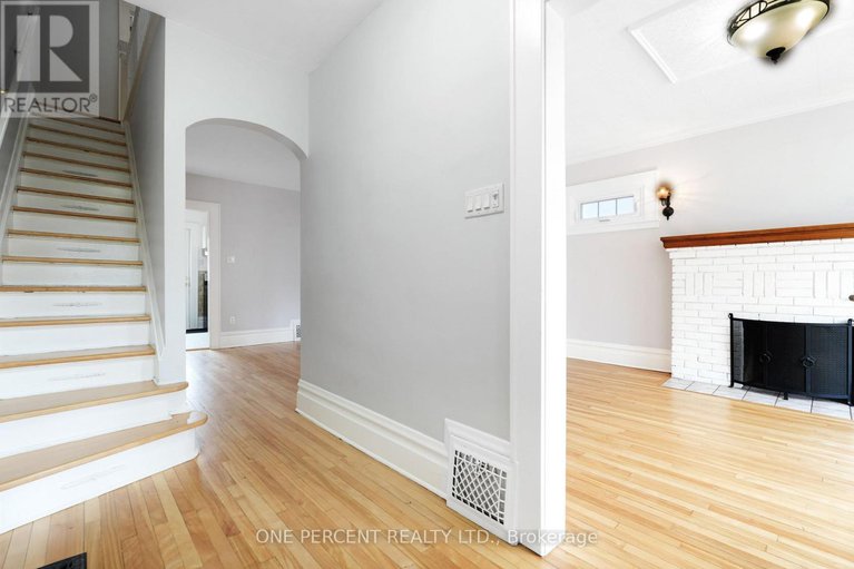 28348247/165-hawthorne-avenue/ottawa-east/ottawa/ontario/K1S0B2_5