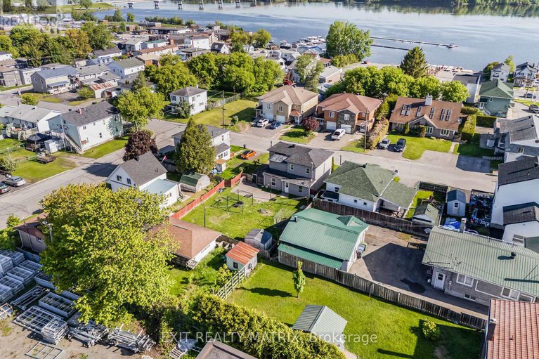 28379387/1018-sinclair-street/hawkesbury/hawkesbury/ontario/K6A1E5_29