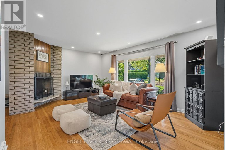 28842366/1800-devlin-crescent/playfair-park/ottawa/ontario/K1H5T6_13