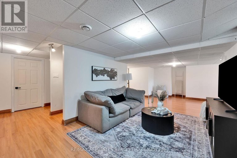 28469895/3-kimini-drive/remainder-of-stittsville-area/ottawa/ontario/K2S1S6_37