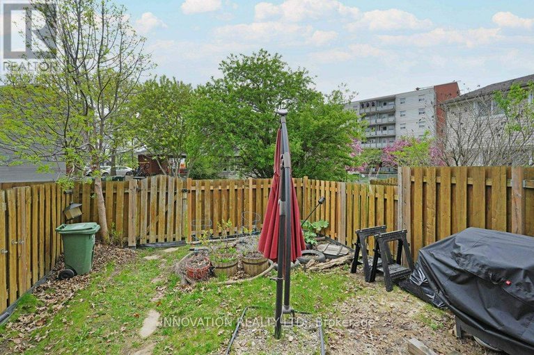 28320565/116-1389-palmerston-drive/carson-grove/ottawa/ontario/K1J8N9_28