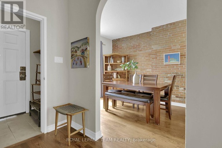 28974403/57-argyle-avenue/ottawa-centregolden-triangle/ottawa/ontario/K2P1B3_5