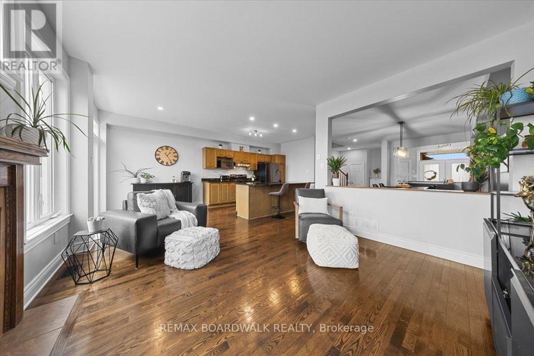 29616180/6830-breanna-cardill-street/greely/ottawa/ontario/K4P0C1_21