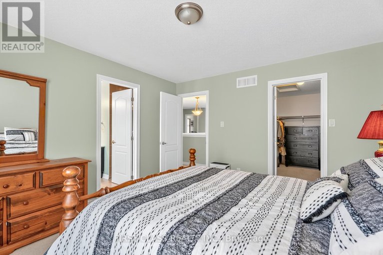 29467468/308-autumnfield-street/emerald-meadowstrailwest/ottawa/ontario/K2M0J4_19