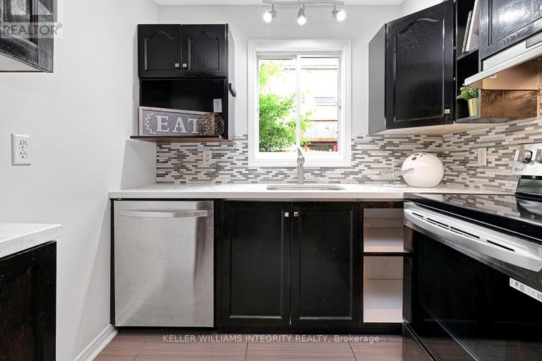 28431139/2598-crosscut-terrace/emerald-woodssawmill-creek/ottawa/ontario/K1T4A1_15