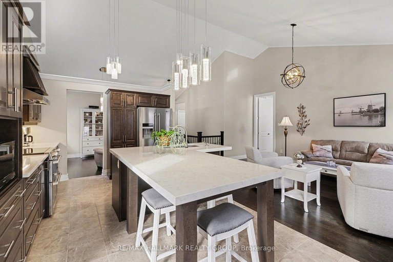 29406518/825-platinum-street/clarencerockland-twp/clarence-rockland/ontario/K4K0J2_16