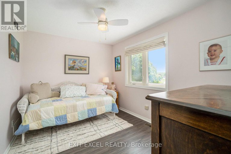28425414/1551-stanleyfield-crescent/greely/ottawa/ontario/K4P1M7_20