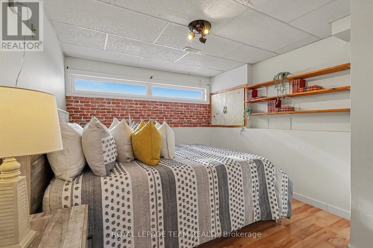 29627657/237-queen-west-street/chesterville/north-dundas/ontario/K0C1H0_21