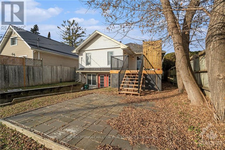 28929561/41-red-maple-crescent/blackburn-hamlet/ottawa/ontario/K1B4E2_25