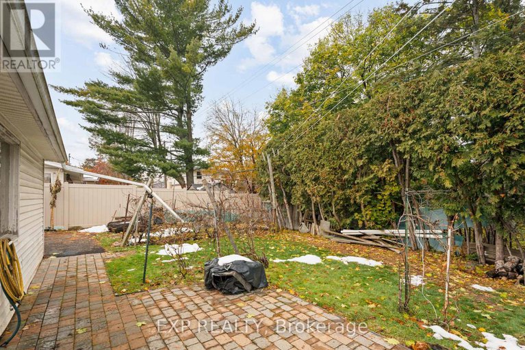 29114115/1233-meadowlands-drive-e/city-viewskylinefisher-heightsparkwood-hills/ottawa/ontario/K2E6K2_45