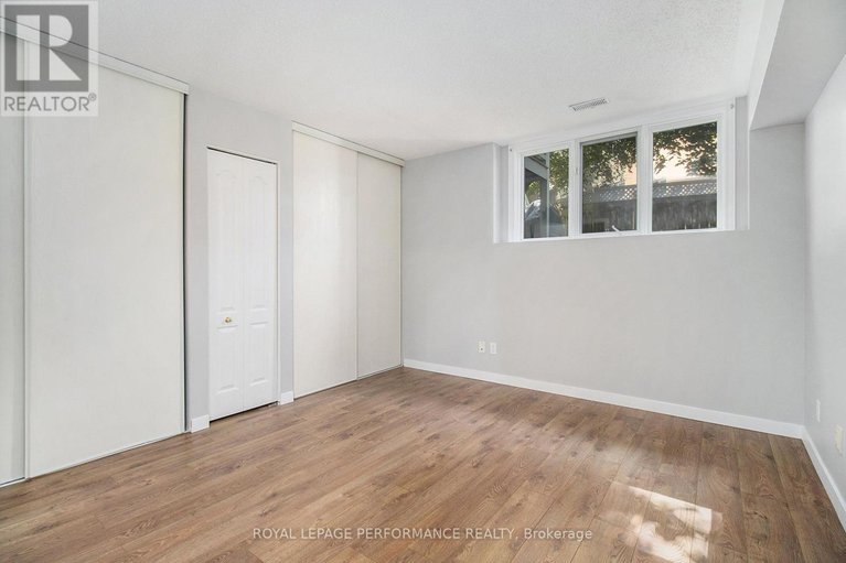 28638176/1673-locksley-lane/beaconwood/ottawa/ontario/K1J1B6_30