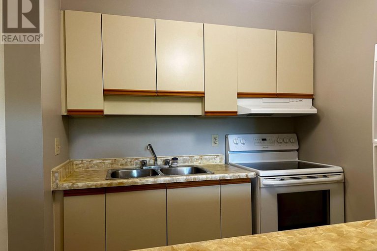 28795626/408-214-viewmount-drive/borden-farmstewart-farmcarleton-heightsparkwood-hills/ottawa/ontario/K2E7X3_2