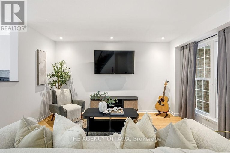 29552737/555-aberfoyle-circle/morgans-grantsouth-march/ottawa/ontario/K2K3R4_6