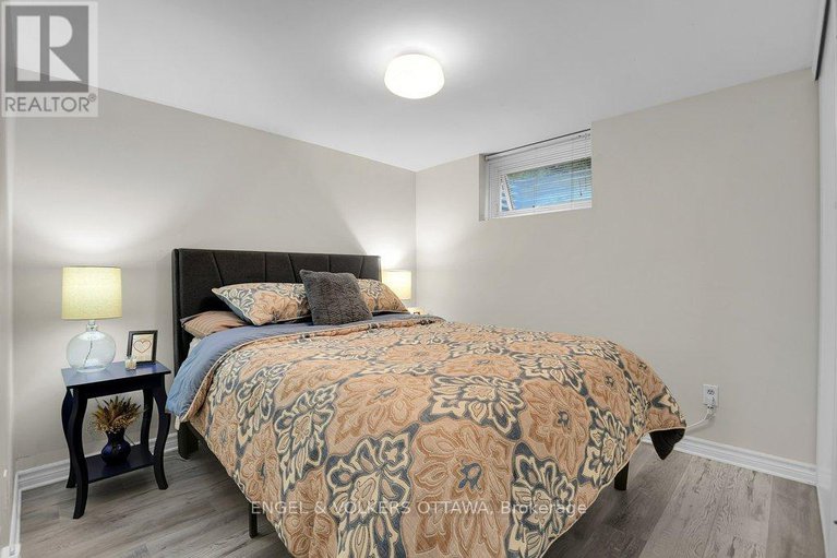 28848806/2565-elmhurst-street/queensway-terrace-north/ottawa/ontario/K2B7N2_25