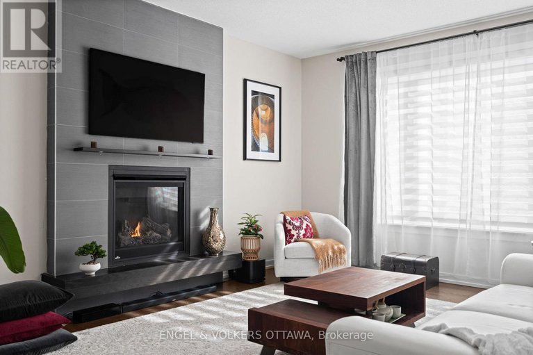 29373193/267-sceptre-way/emerald-meadowstrailwest/ottawa/ontario/K2V0C6_14