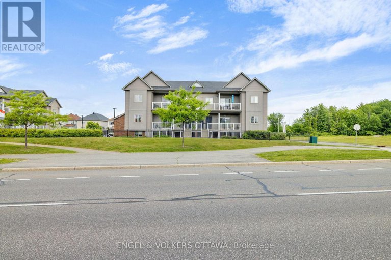 28491799/4-44-sternes-private/springridgeeast-village/ottawa/ontario/K4A0X8_2