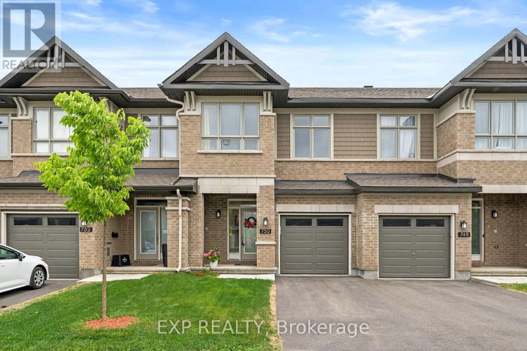 28505158/750-miikana-road/blossom-parkkemp-parkfindlay-creek/ottawa/ontario/K1X0H6_1
