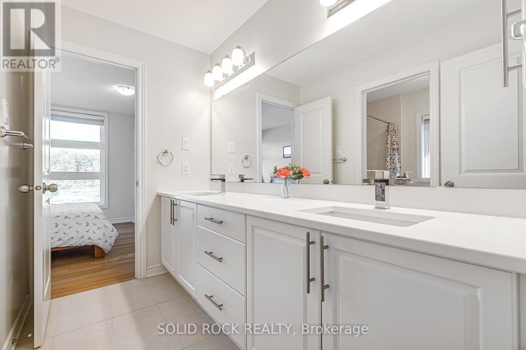 28518234/326-memorial-grove/riverside-southgloucester-glen/ottawa/ontario/K1X0C8_34