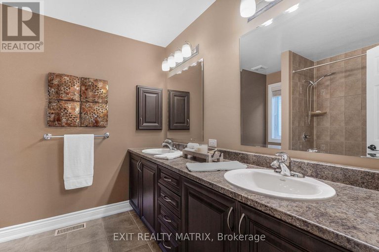 29122588/414-fairlakes-way/avalon-east/ottawa/ontario/K4A0L1_21