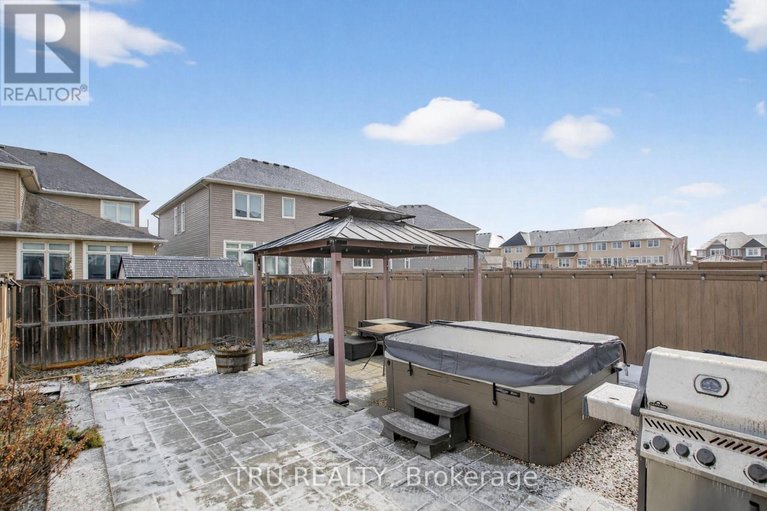 29479546/2850-grand-canal-street/half-moon-bay/ottawa/ontario/K2J0T3_29