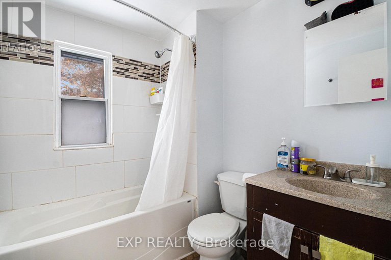 29113724/329-donald-street/overbrookcastle-heights/ottawa/ontario/K1K1M4_13