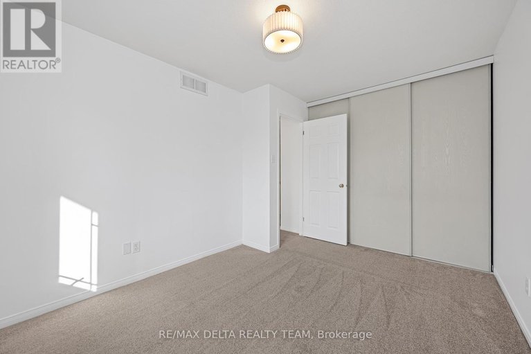 29122908/216-forestcrest-street/chapel-hill/ottawa/ontario/K1C7R5_27