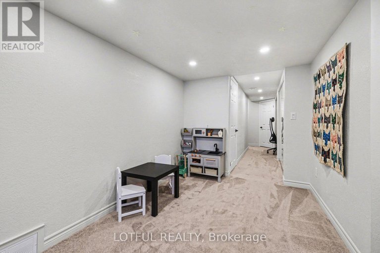 29383914/521-foxlight-circle/emerald-meadowstrailwest/ottawa/ontario/K2M0L9_31