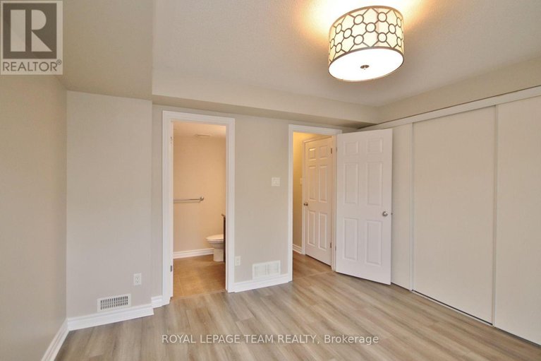 29418738/583a-chapman-mills-drive/strandherd/ottawa/ontario/K2J5T2_19