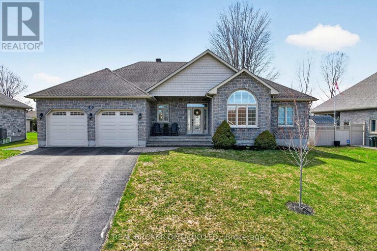 29670697/12-penny-lane/long-sault/south-stormont/ontario/K0C1P0_1