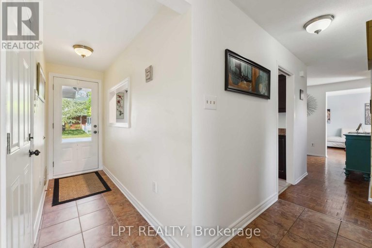 28458754/61-fieldgate-drive/knollsbrook/ottawa/ontario/K2J1V3_5