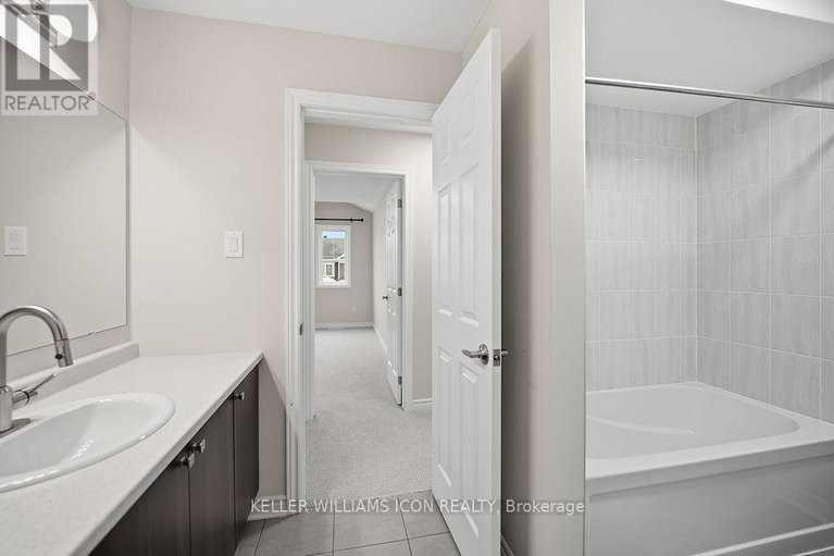 29449806/756-cape-jack-walk/half-moon-bay/ottawa/ontario/K2J6L1_65