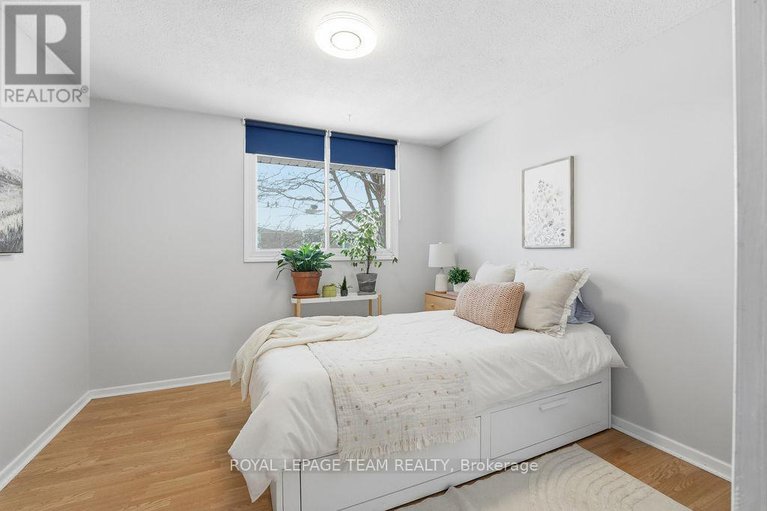 29399726/b-461-moodie-drive/arbeatha-park/ottawa/ontario/K2H8T7_23