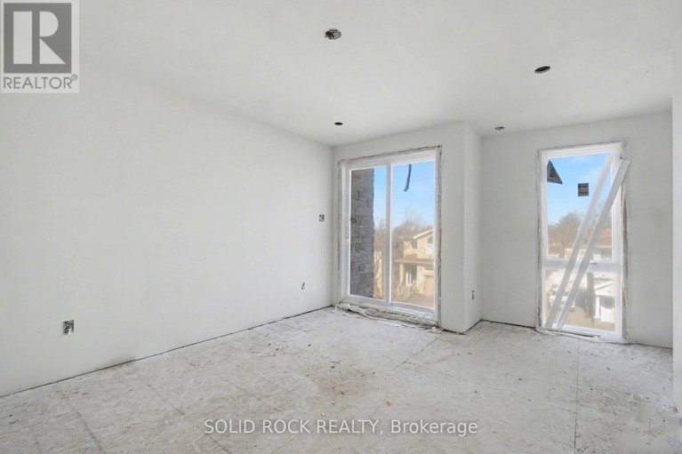 29669967/830-alpine-avenue/queensway-terrace-north/ottawa/ontario/K2B5R6_25