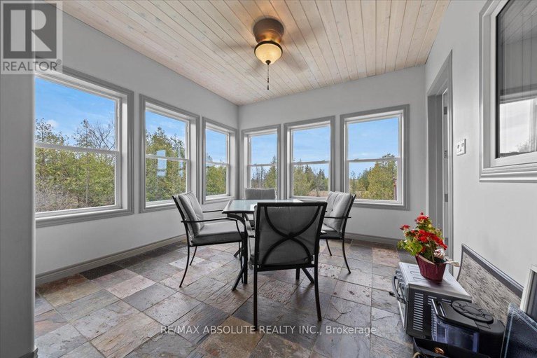 28246473/124-biltmore-crescent/btwn-franktown-rd-fallowfield-rd/ottawa/ontario/K2S2C6_20