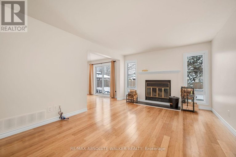 29436734/1-stradwick-avenue/cedargrovefraserdale/ottawa/ontario/K2J2X3_4